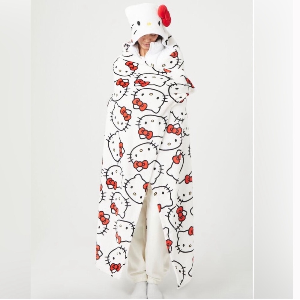 Forever 21 Sanrio Hello Kitty Hooded Blanket NWT